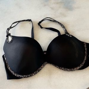 Victoria Secret 38D underwire bra